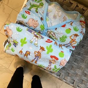 LITTLE SLEEPIES TOY STORY WOMENS LONG SLEEVE! Size medium